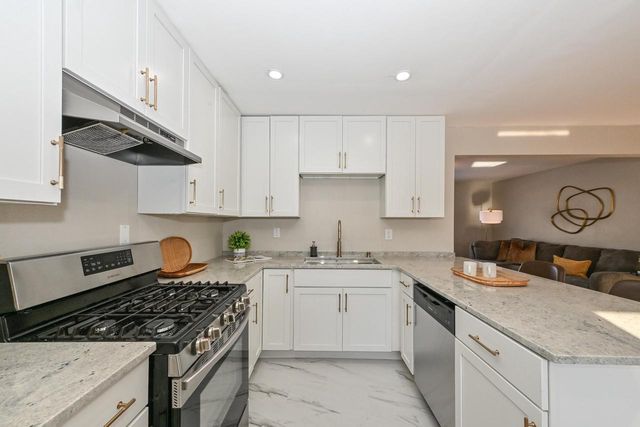 6423 W Spokane STREET, Milwaukee, WI 53223