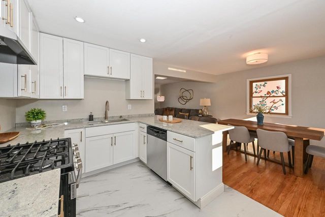 6423 W Spokane STREET, Milwaukee, WI 53223