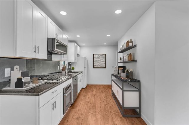 2009 Learnard Avenue, Lawrence, KS 66046