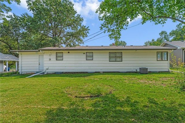 2009 Learnard Avenue, Lawrence, KS 66046