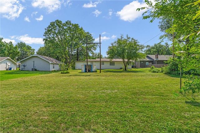 2009 Learnard Avenue, Lawrence, KS 66046