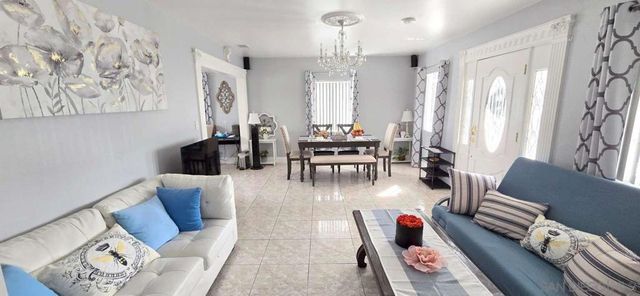 5136 N Saint Malo Ave, Covina, CA 91722