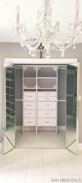 Image 10 of property listing at 5136 N Saint Malo Ave, Covina, CA 91722