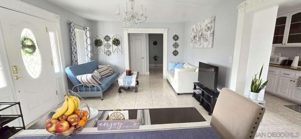 Image 3 of property listing at 5136 N Saint Malo Ave, Covina, CA 91722