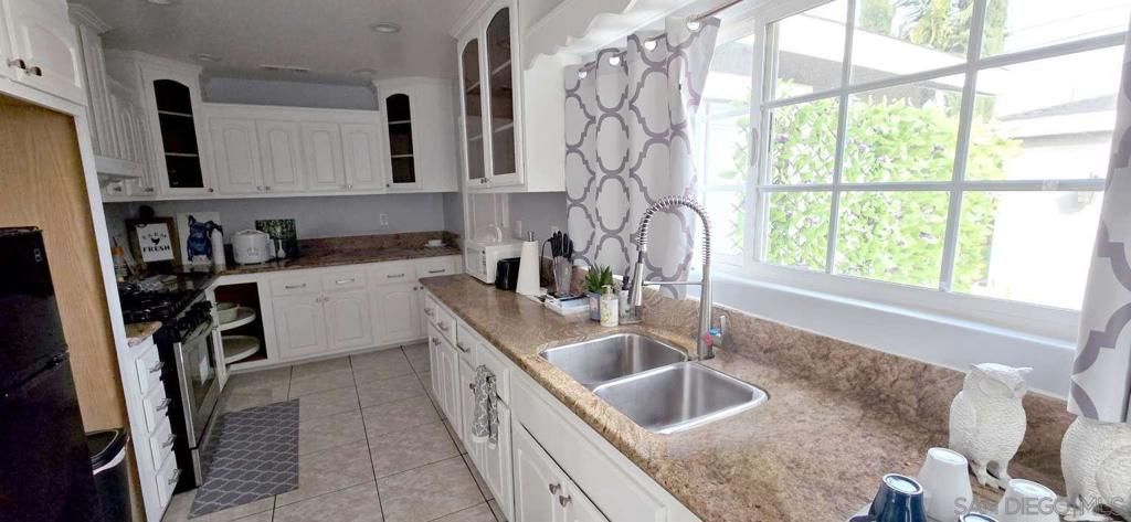 Image 6 of property listing at 5136 N Saint Malo Ave, Covina, CA 91722