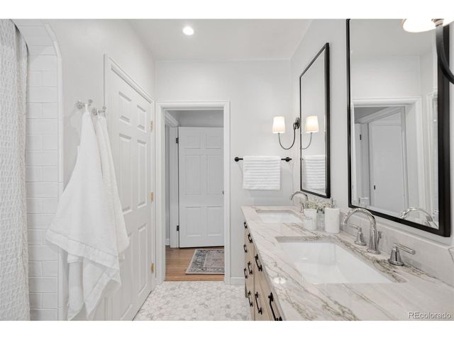 1130 N Monaco Pkwy, Denver, CO 80224