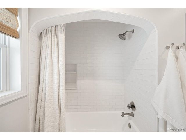 1130 N Monaco Pkwy, Denver, CO 80224