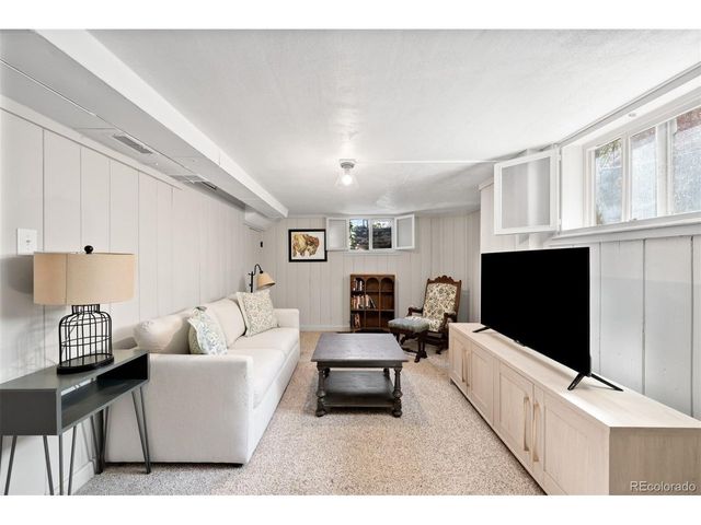 1130 N Monaco Pkwy, Denver, CO 80224