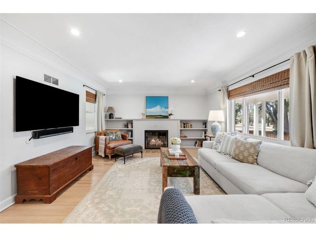 1130 N Monaco Pkwy, Denver, CO 80224