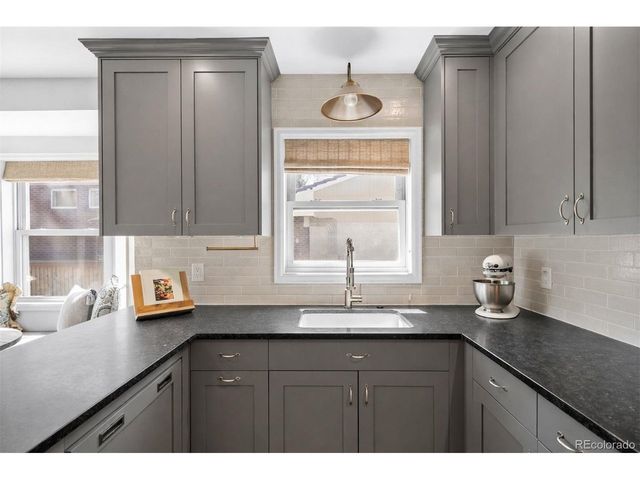 1130 N Monaco Pkwy, Denver, CO 80224