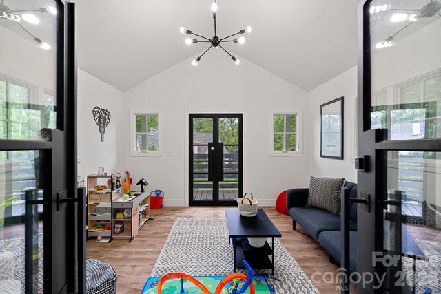 3901 Carmel Acres Drive, Charlotte, NC 28226