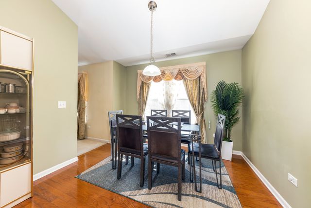 1905 Oxley Circle, Naperville, IL 60563