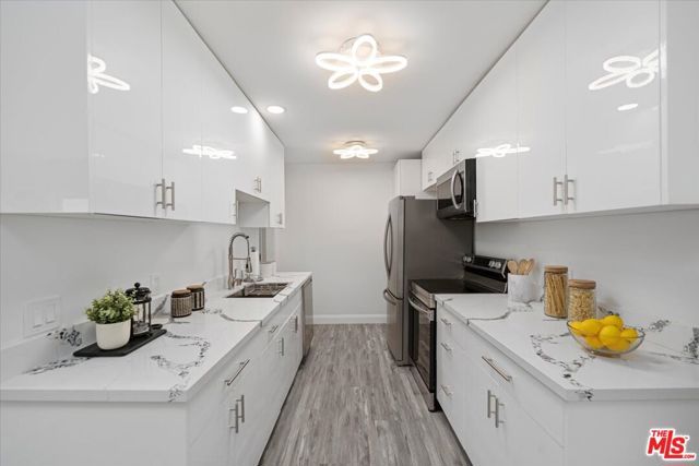 1750 Camino Palmero Street 237, Los Angeles, CA 90046