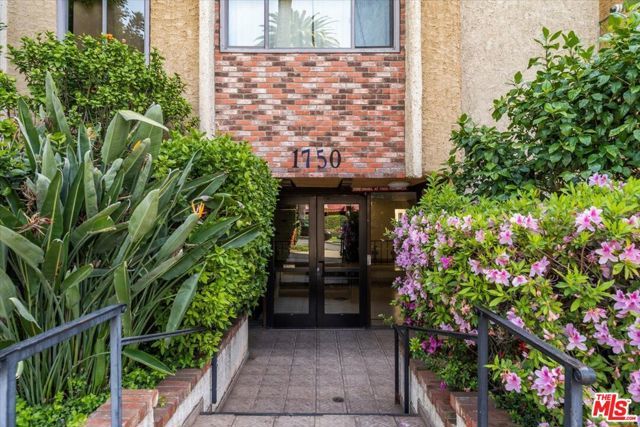 1750 Camino Palmero Street 237, Los Angeles, CA 90046
