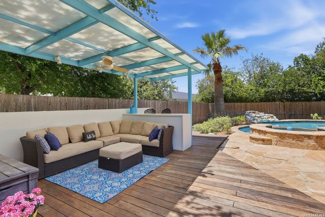 5230 Newcastle Ln, San Antonio, TX 78249