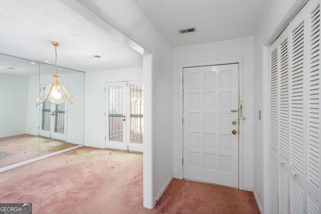 891 Lake Hollow Boulevard SW, Marietta, GA 30064 — photo 2
