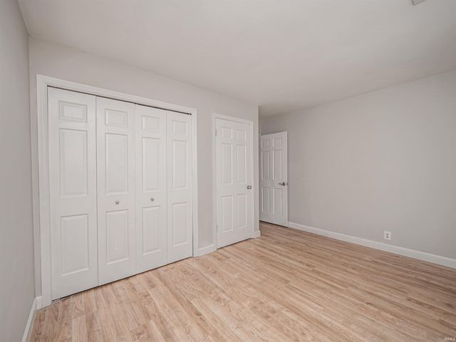 5700 Woodlawn Drive, Newburgh, IN 47630