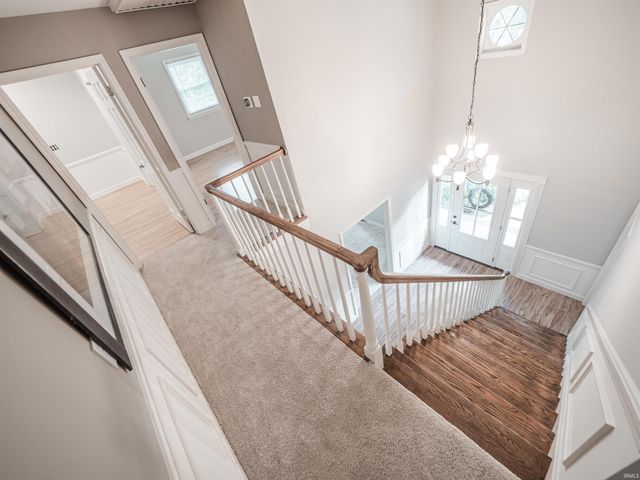 5700 Woodlawn Drive, Newburgh, IN 47630