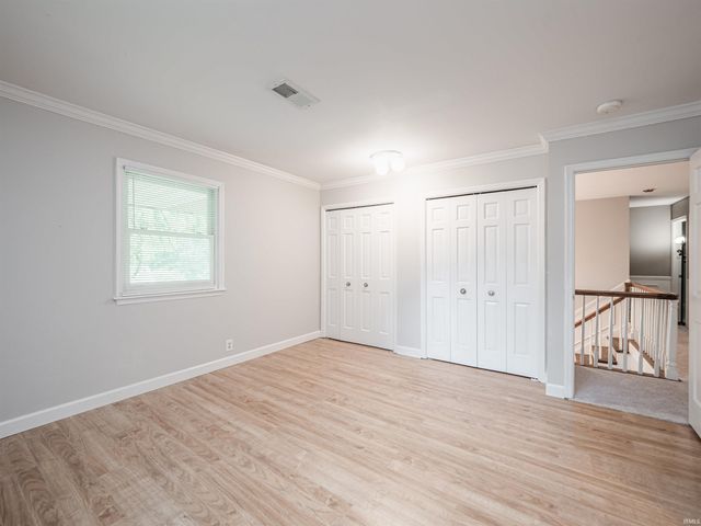 5700 Woodlawn Drive, Newburgh, IN 47630