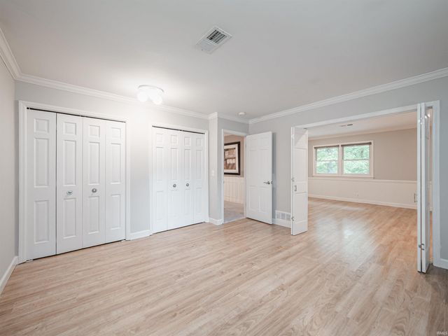 5700 Woodlawn Drive, Newburgh, IN 47630