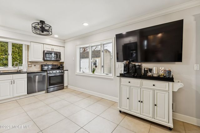 40 Pinyon Street, Howell, NJ 07731