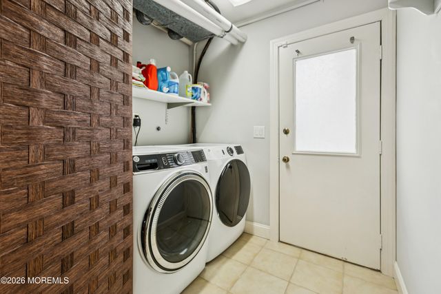 40 Pinyon Street, Howell, NJ 07731