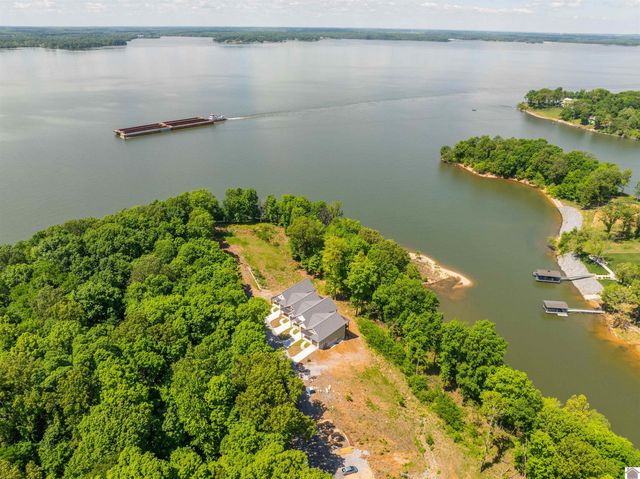 1152 Eagle Rest Dr., Grand Rivers, KY 42045