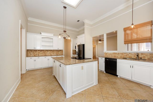 6419 Pelican Crossing Dr, Gonzales, LA 70737