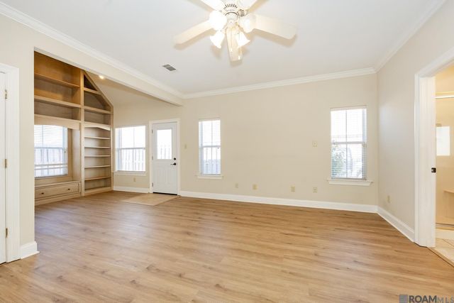 6419 Pelican Crossing Dr, Gonzales, LA 70737