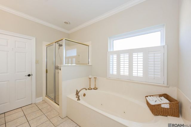 6419 Pelican Crossing Dr, Gonzales, LA 70737