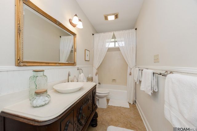 6419 Pelican Crossing Dr, Gonzales, LA 70737