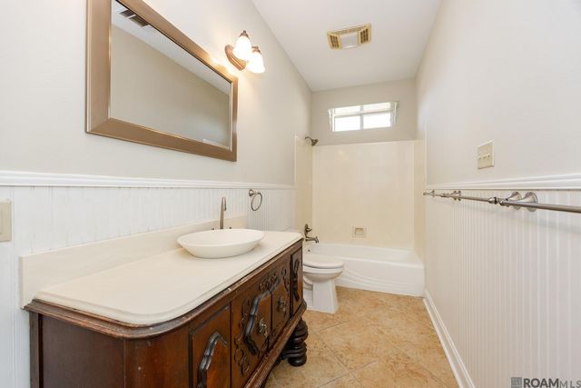 6419 Pelican Crossing Dr, Gonzales, LA 70737