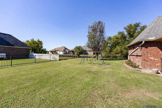 6419 Pelican Crossing Dr, Gonzales, LA 70737