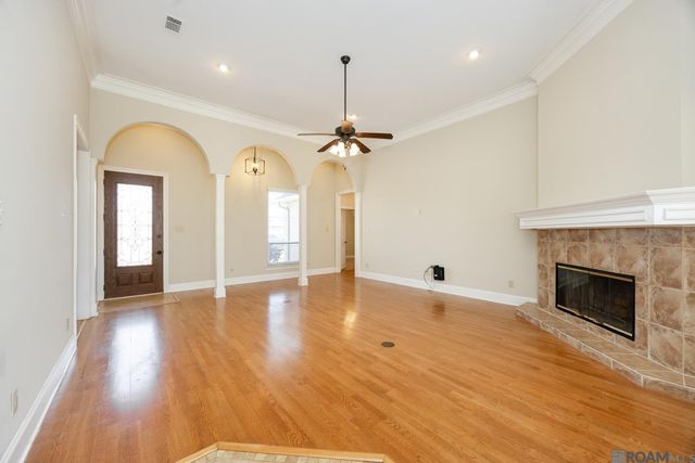 6419 Pelican Crossing Dr, Gonzales, LA 70737