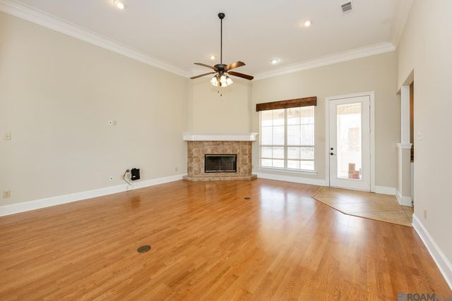 6419 Pelican Crossing Dr, Gonzales, LA 70737