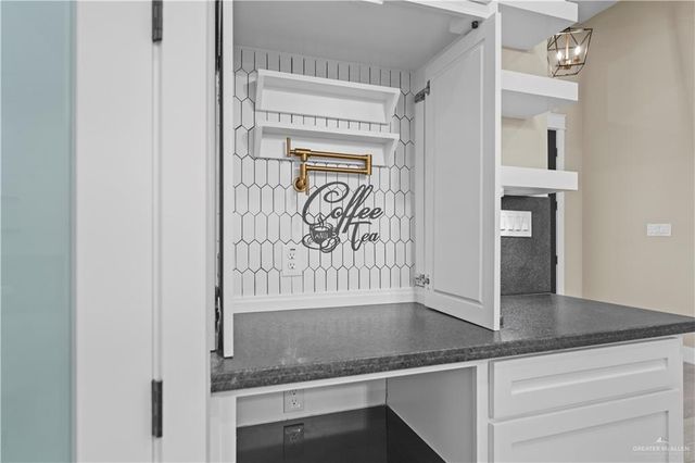 3709 E Noronha Drive, Edinburg, TX 78542