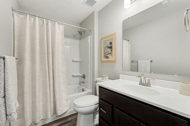 648 Foxhill Drive, 9-203, Crescent Springs, KY 41017