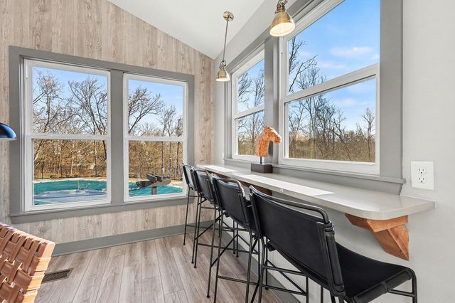 648 Foxhill Drive, 9-203, Crescent Springs, KY 41017