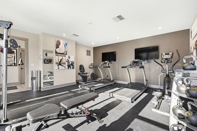 648 Foxhill Drive, 9-203, Crescent Springs, KY 41017