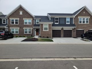 648 Foxhill Drive, 9-203, Crescent Springs, KY 41017