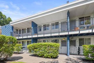 1 Wyndover Woods Lane 10, White Plains, NY 10603