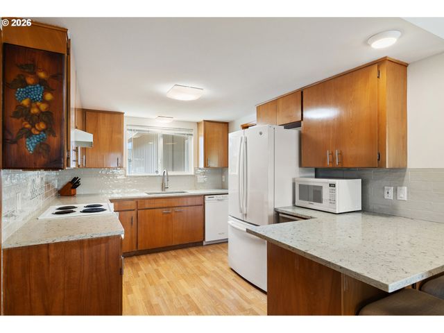15685 Sw QUEEN VICTORIA Pl, Portland, OR 97224