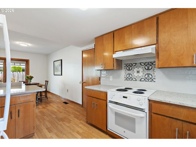 15685 Sw QUEEN VICTORIA Pl, Portland, OR 97224