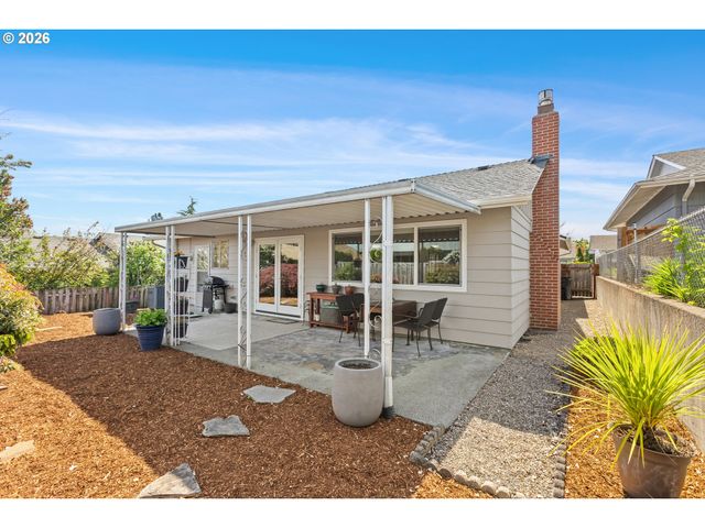 15685 Sw QUEEN VICTORIA Pl, Portland, OR 97224