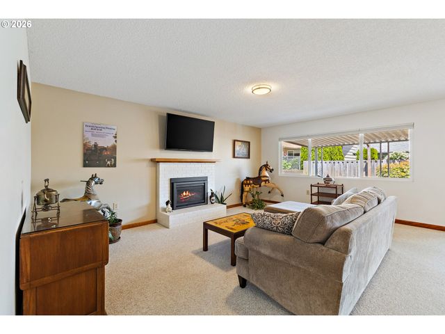 15685 Sw QUEEN VICTORIA Pl, Portland, OR 97224