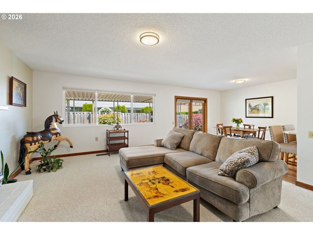 15685 Sw QUEEN VICTORIA Pl, Portland, OR 97224