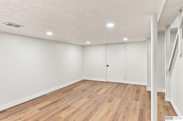 8057 Dupont Street, Omaha, NE 68124
