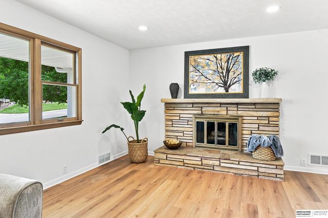 8057 Dupont Street, Omaha, NE 68124