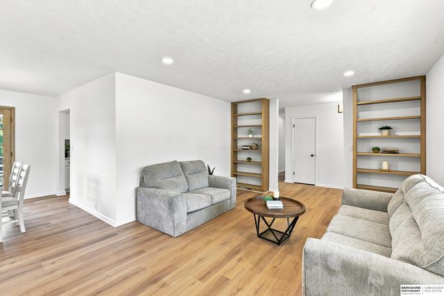8057 Dupont Street, Omaha, NE 68124