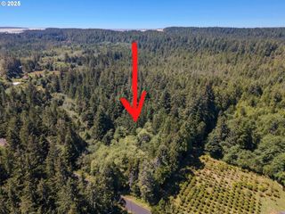 DERRICK Rd 2003, Cloverdale, OR 97112